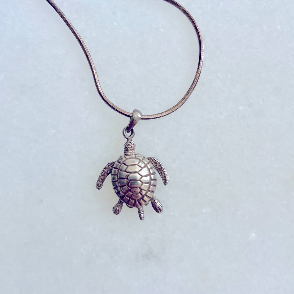 Beautiful silver Hawaiian Turtle pendant+chain